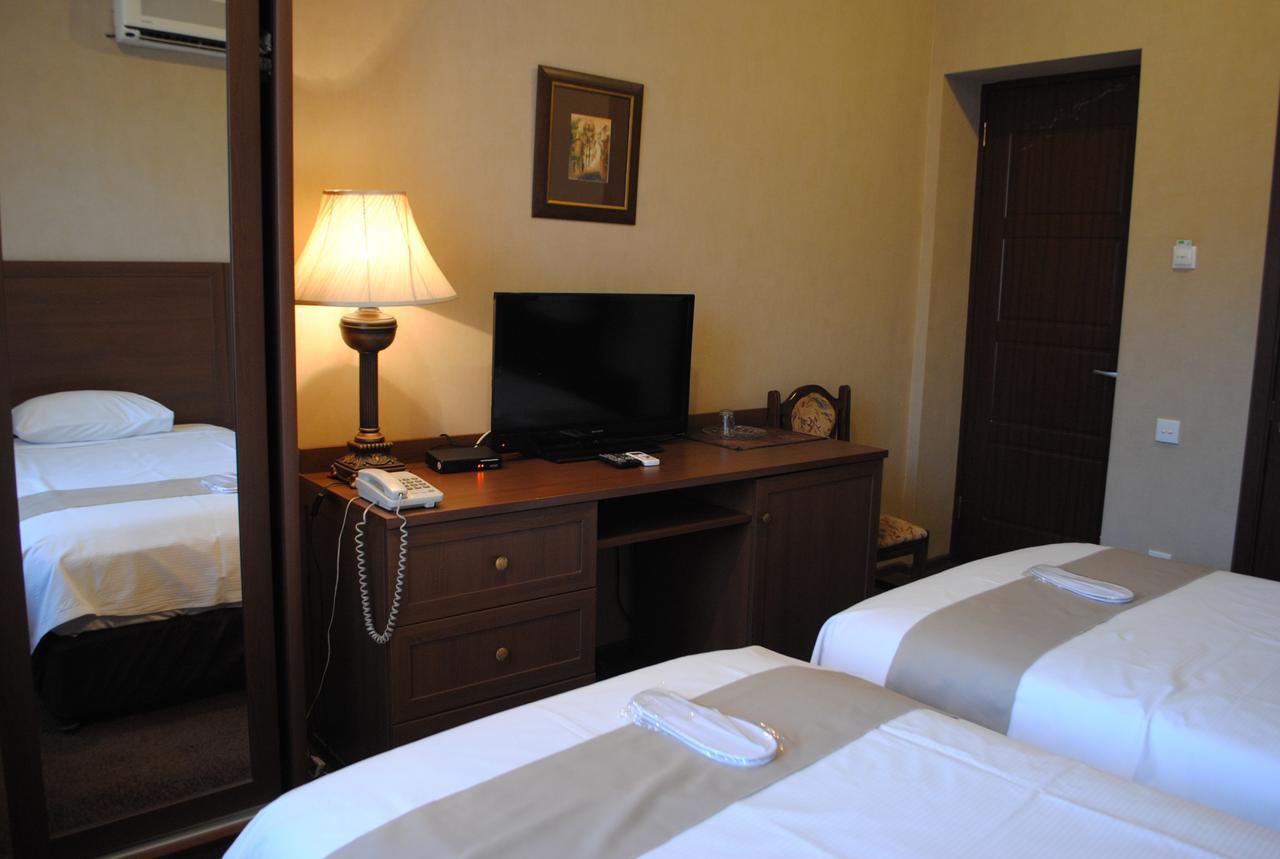 Hotel Sympatia Tbilisi Eksteriør bilde